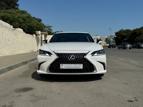 Lexus ES 300h 2022