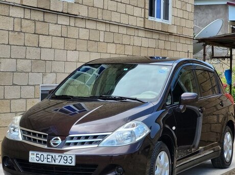 Nissan Tiida 2012