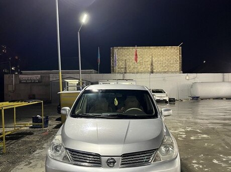 Nissan Tiida 2006