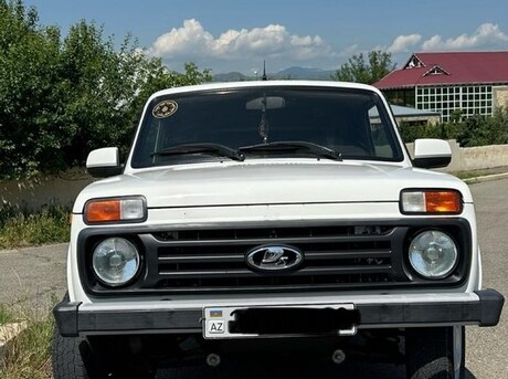 LADA (VAZ) Niva 2011