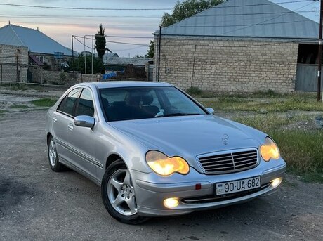 Mercedes C 200