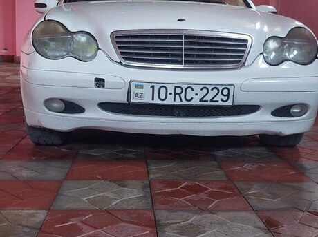 Mercedes C 200