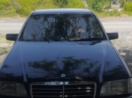 Mercedes C 200