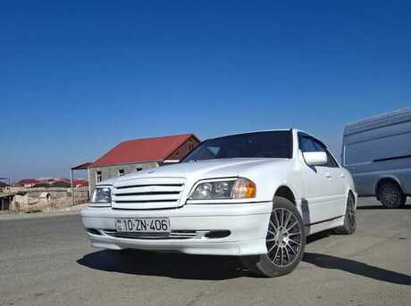 Mercedes C 200