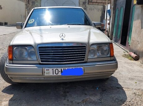 Mercedes E 200