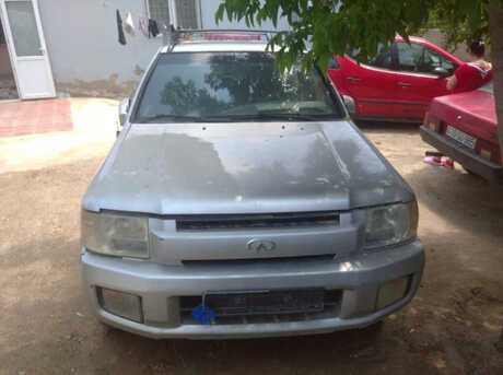 Infiniti QX4 2003