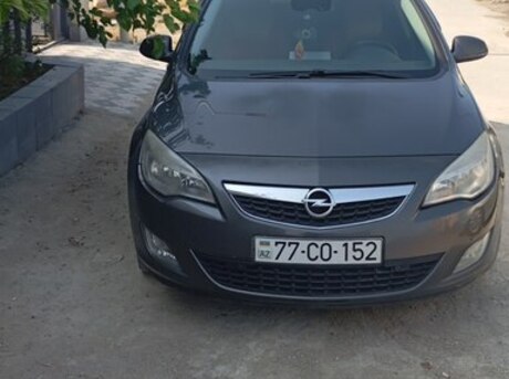 Opel Astra 2011