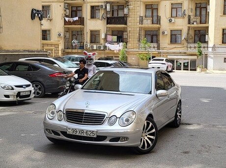 Mercedes E 240 2002