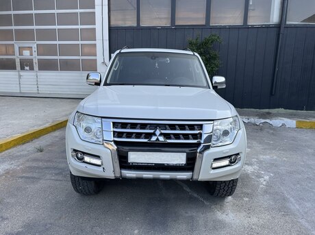 Mitsubishi Pajero 2015