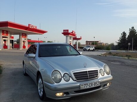 Mercedes E 220 d 2000