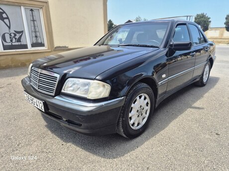 Mercedes C 200