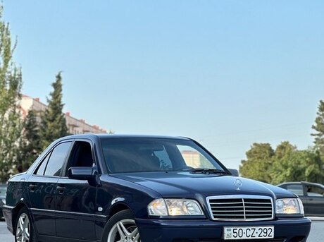 Mercedes C 200