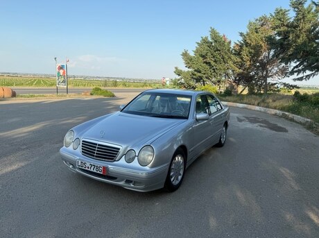 Mercedes E 240 2000