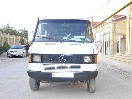 Mercedes 208 D 1991