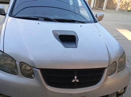 Mitsubishi Airtrek 2002