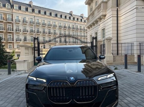 BMW i7 2023