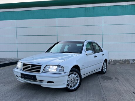 Mercedes C 200
