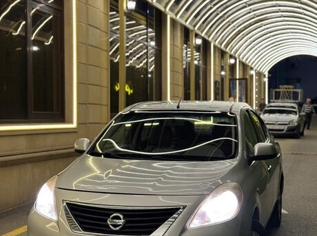 Nissan Sunny 2012