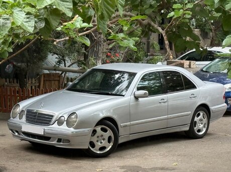 Mercedes E 220 d 2001