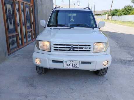 Mitsubishi Pajero io 1999