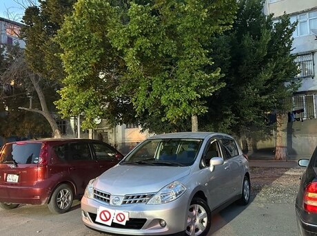 Nissan Tiida 2011