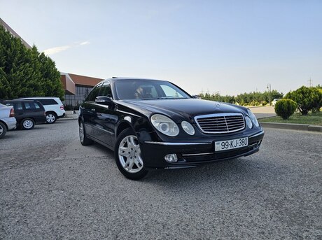 Mercedes E 240 2003