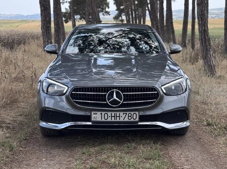 Mercedes E 300 e
