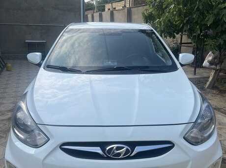 Hyundai Accent 2012