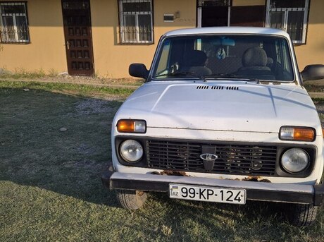 LADA (VAZ) Niva 2011