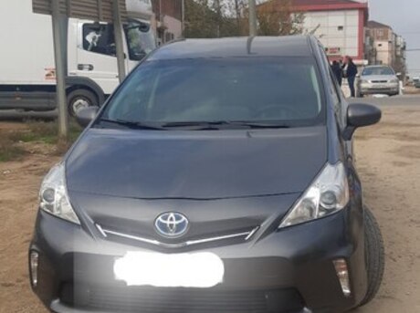 Toyota Prius V