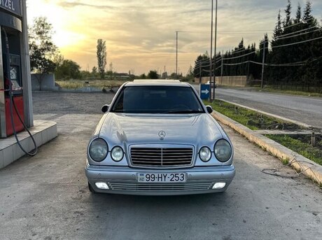Mercedes E 240 1999