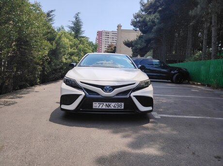 Toyota Camry 2021