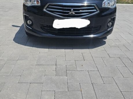 Mitsubishi Attrage 2015
