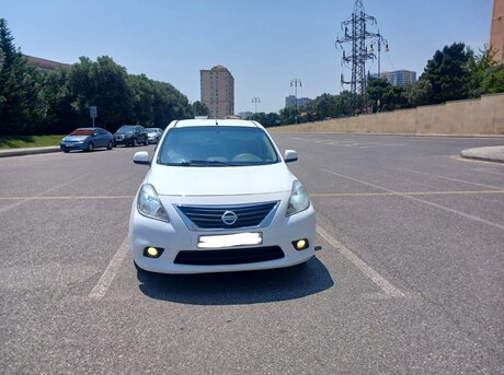 Nissan Sunny 2012
