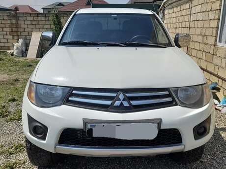 Mitsubishi L200 2011