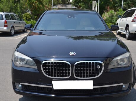 BMW 750