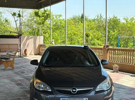 Opel Astra 2010