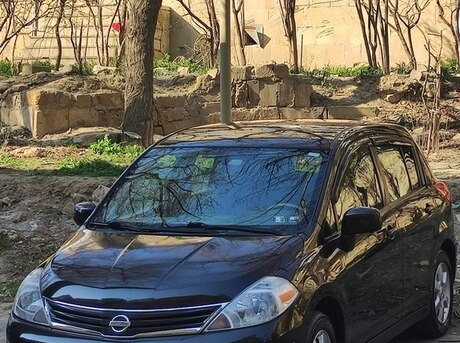Nissan Tiida 2011