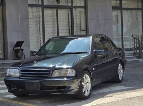 Mercedes C 240