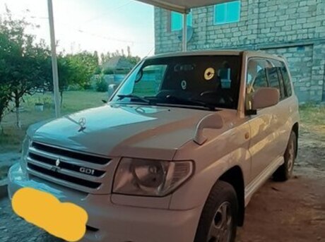 Mitsubishi Pajero io 2000