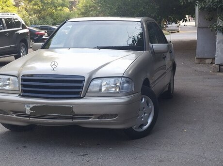 Mercedes C 180