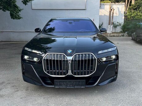 BMW 740 2023