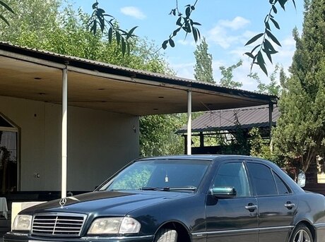 Mercedes C 180