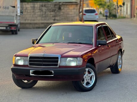 Mercedes 190 1990