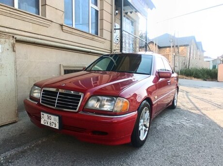Mercedes C 200