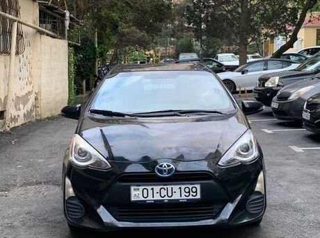Toyota Prius C 2016