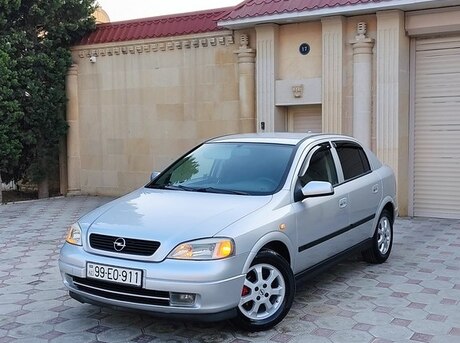 Opel Astra 2004
