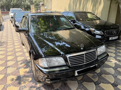 Mercedes C 200