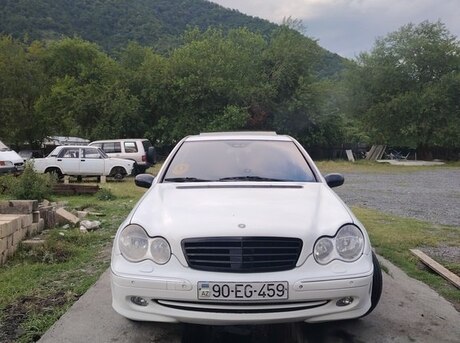 Mercedes C 200