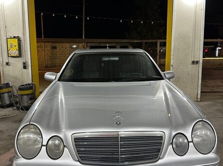 Mercedes E 220 2001